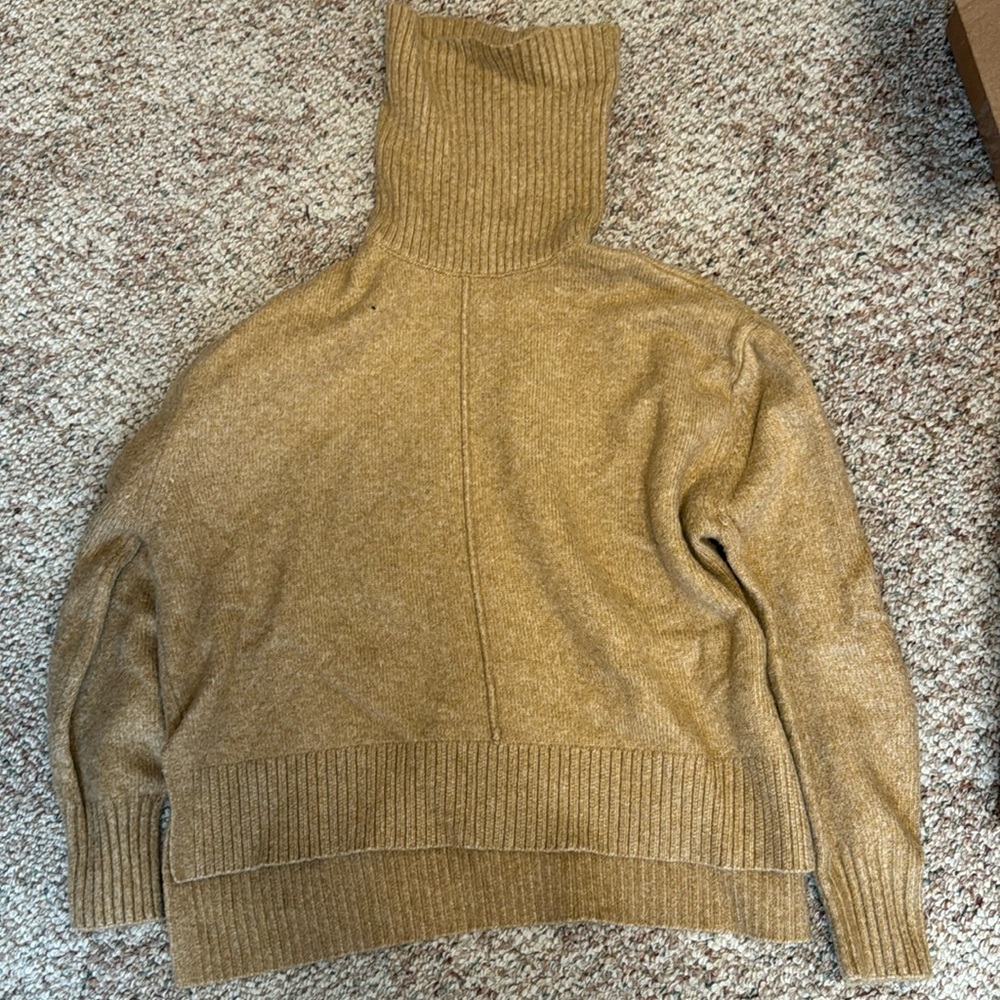 H&M Tan Women’s Turtleneck Sweater